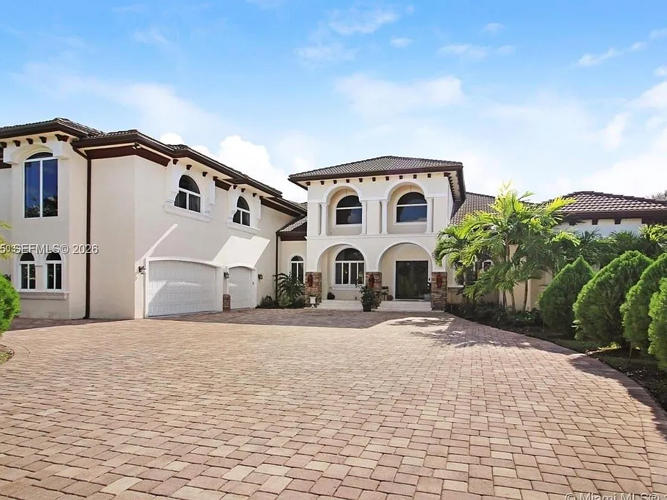 12802 Grand Oaks Dr