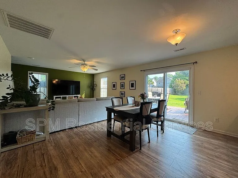 437 Lady Bug Ln — Photo 4