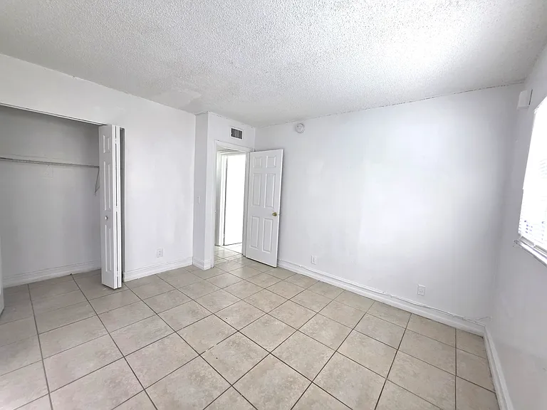 4160 NW 21st St #D124 — Photo 12