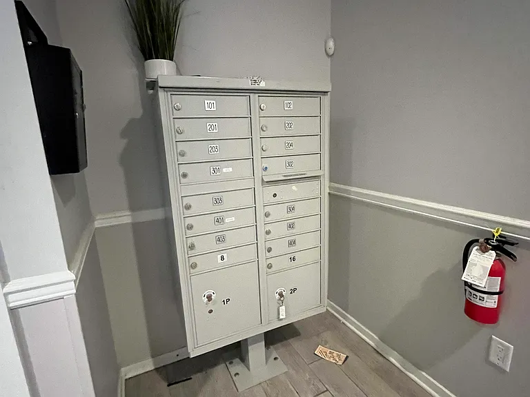 1608 Ridge Ave #401 — Photo 18