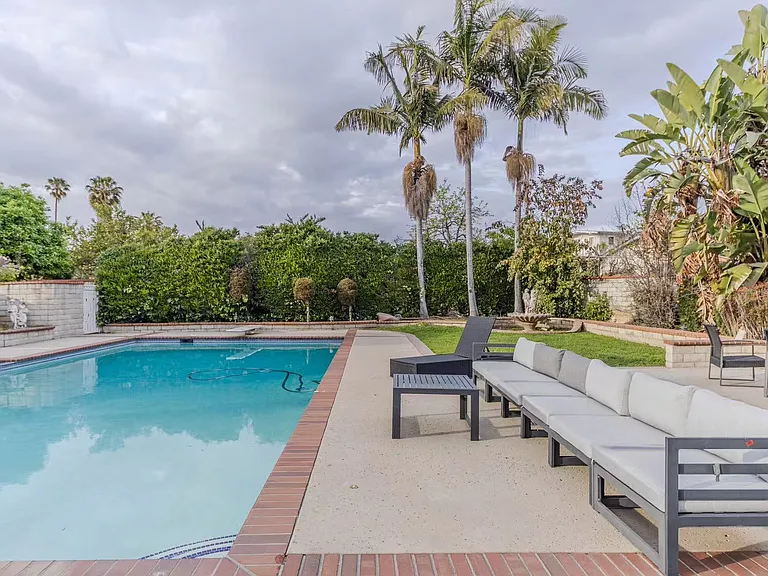 1209 Midwickhill Dr — Photo 36