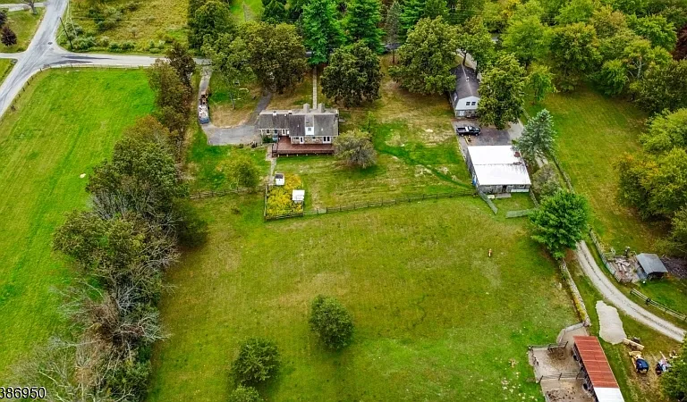 87 Glen Rd — Photo 36