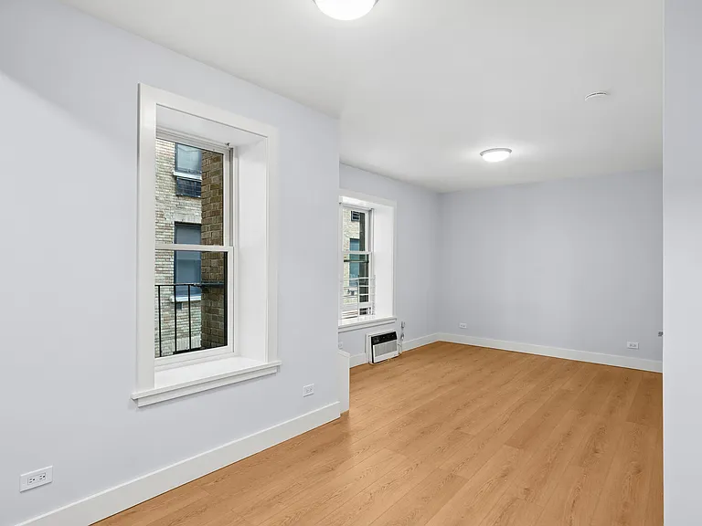 939 Woodycrest Ave #123 — Photo 4