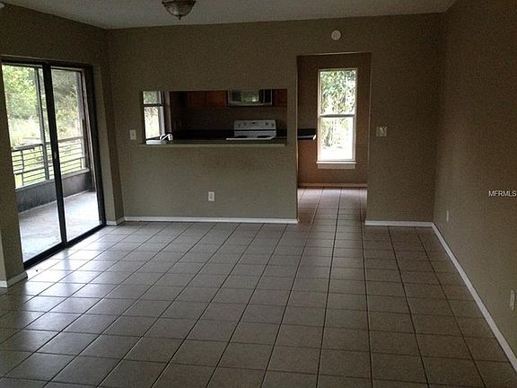 4th image of 852 E Flag Ln