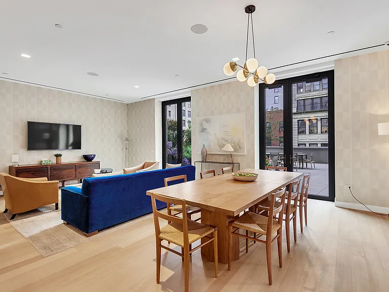 21 E 12th St #9A — Photo 8