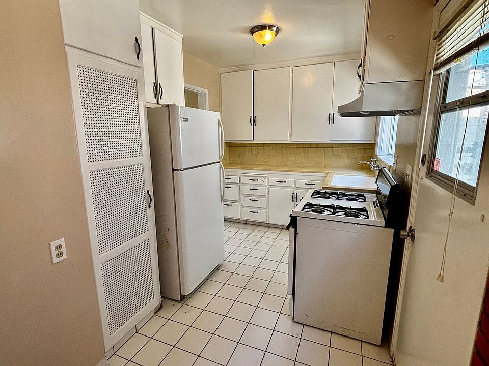 1st image of 801 Coronado Ct APT D
