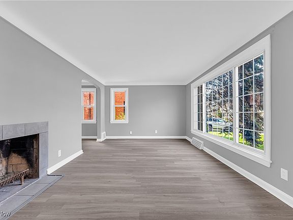5th image of 4972 Edsal Dr