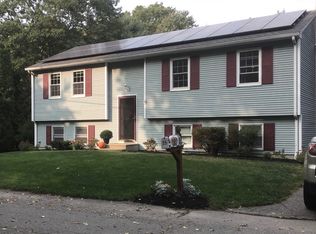 25 Genevieve Ln, Webster, MA 01570