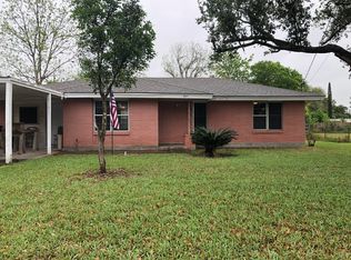 557 N Jefferson St, Goliad, TX 77963