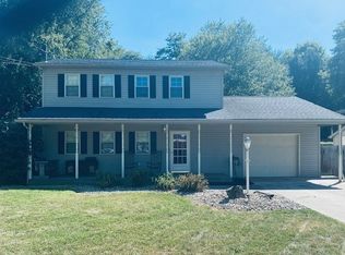 44 Boaz Main St, Williamstown, WV 26187