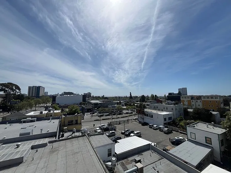 4045 Broadway — Photo 17