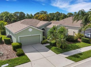 378 Londonderry Dr, Sarasota, FL 34240