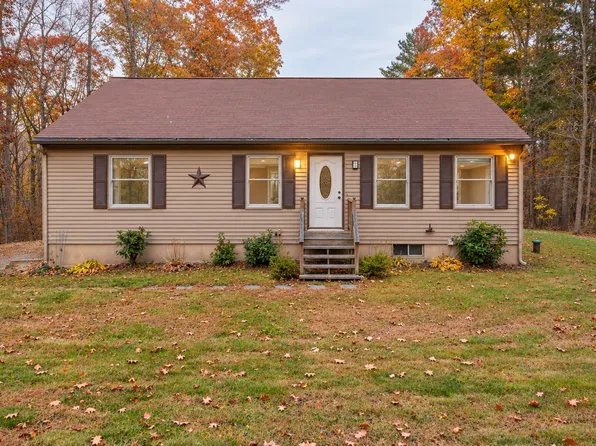 43 Old Southbridge Rd, Dudley, MA 01571