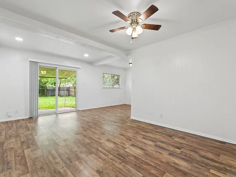 6601 Stonleigh Pl — Photo 1