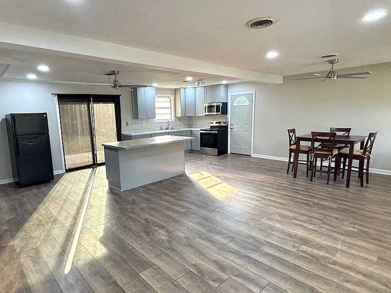 3602 Kinglet Ct — Photo 3