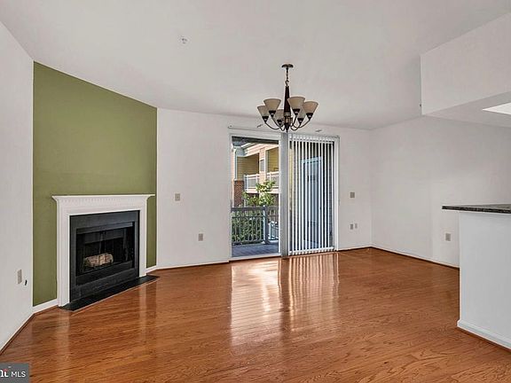 4th image of 2102 Highcourt Ln APT 203