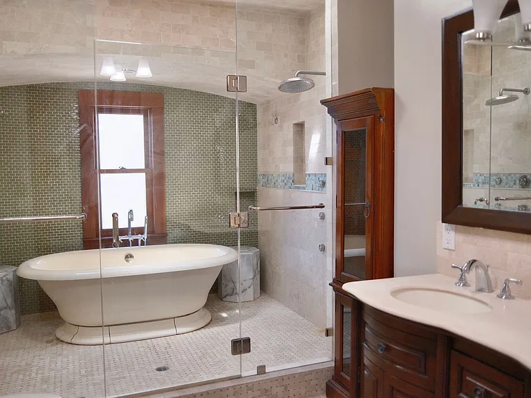 6433 Crescent St — Photo 20