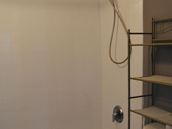 4th image of 604 Richmond Ave Suite 1