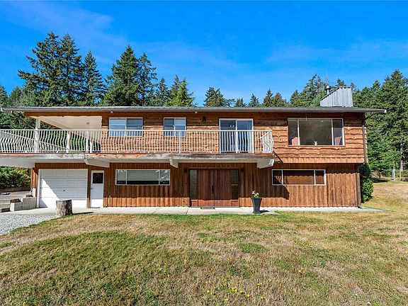 3rd image of 330 Saltspring Way