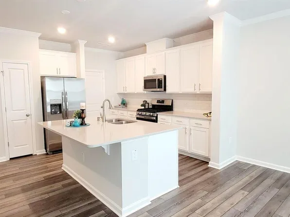 304 Hazy Hills Ln, Garner, NC 27529