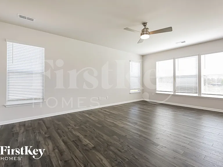 903 Birchcrest Way — Photo 3