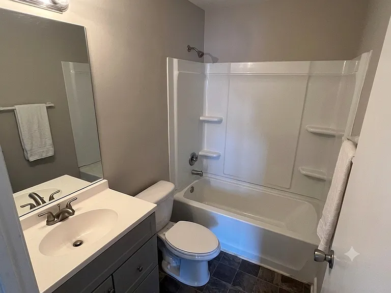 220-324 Elm St — Photo 11