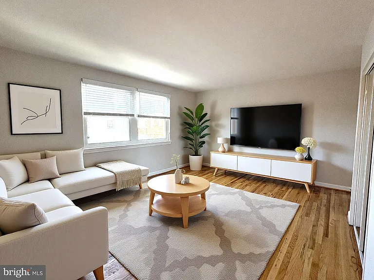 1627 Massachusetts Ave SE #302 — Photo 2