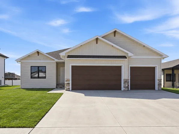 5868 Ellis Dr W, Horace, ND 58047