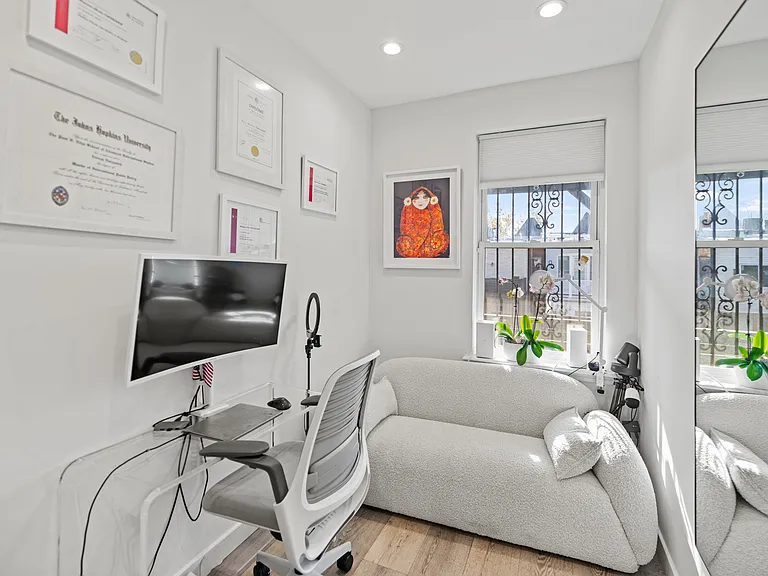 22 Seaton Pl NW #A — Photo 13