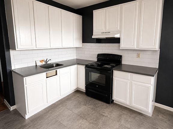 2nd image of 160 Ridge Ave #2