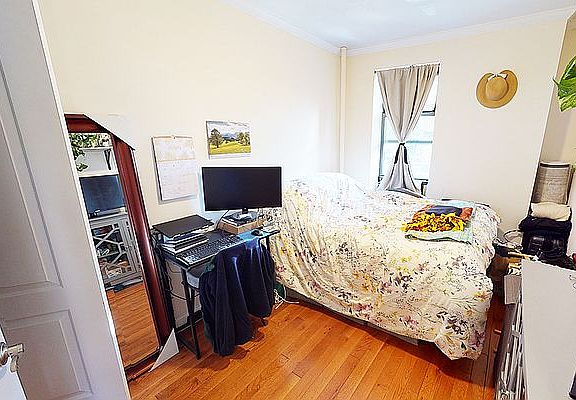 4th image of 301 E 85th St APT 14