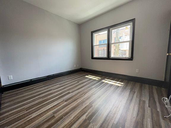 5th image of 93 Garden St #39E