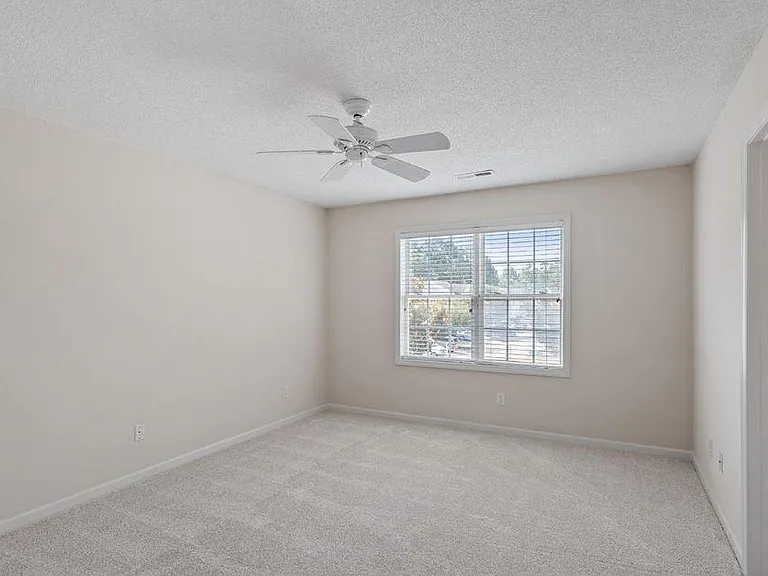 107 Fox Trail Ln — Photo 11