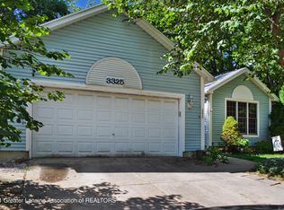 3325 Cooley Dr, Lansing, MI