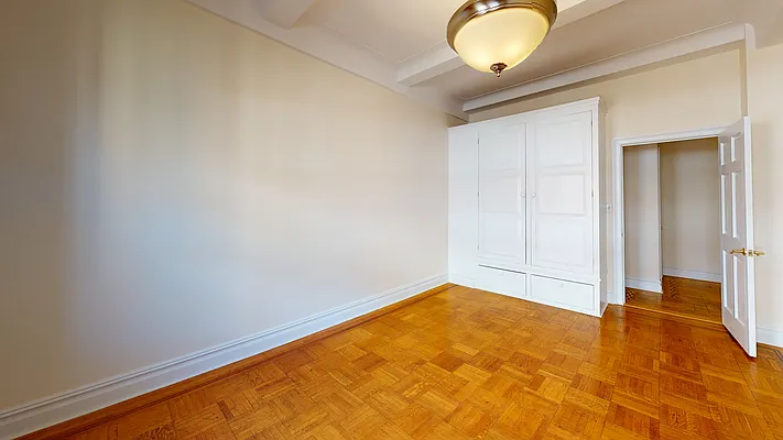 Rented by Bond New York | media 25