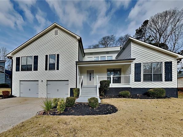 1318 E Shiloh Trl NW