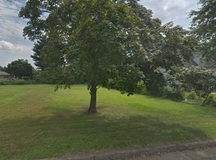 86 Pacific St, Edison, NJ 08817