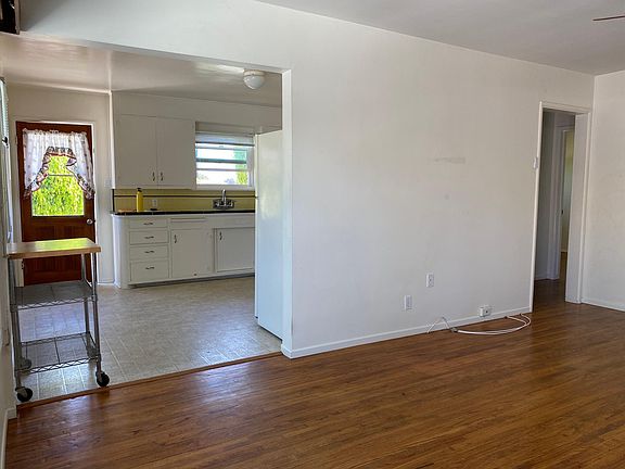 4th image of 3765 Birch St