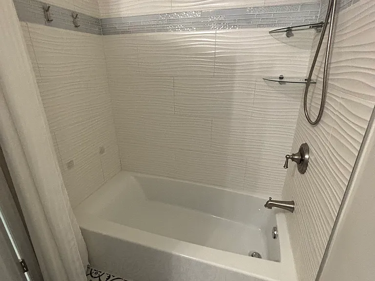 1835 Clarke Blvd — Photo 5