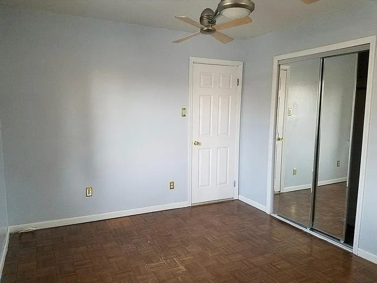 27 Ontario Ave — Photo 9