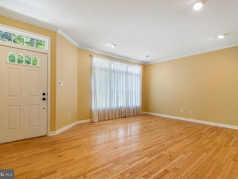 47 Wilkinson Way — Photo 4