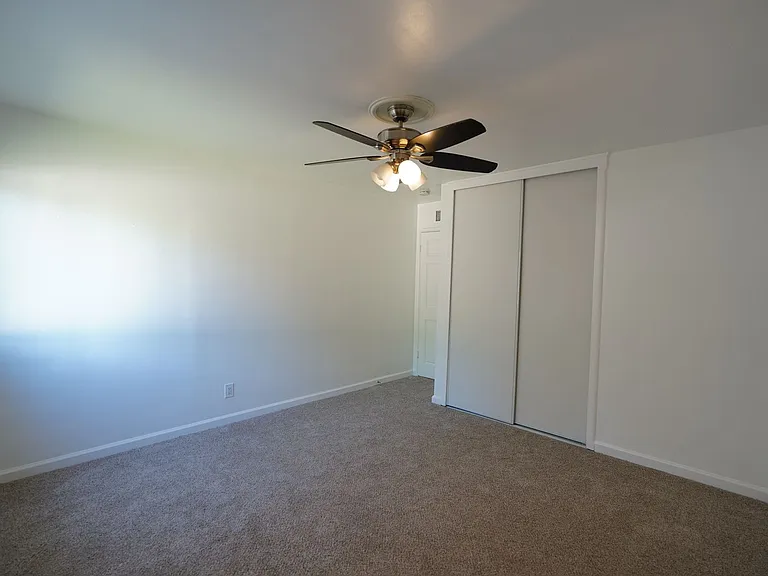 719 Esther Way — Photo 30