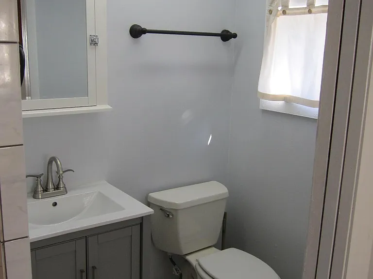Other view of bathroom
