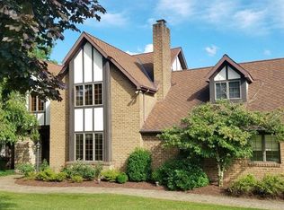 209 Chatham Cir, Uniontown, PA 15401