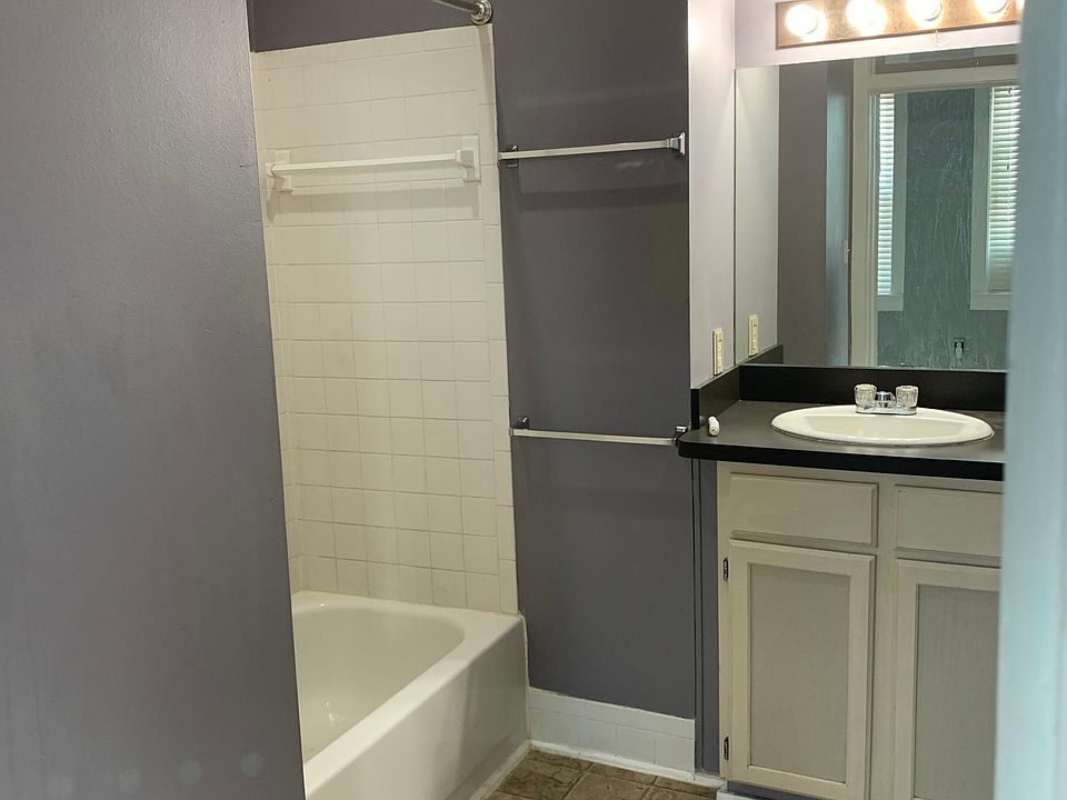1st image of 604 Page St APT 6