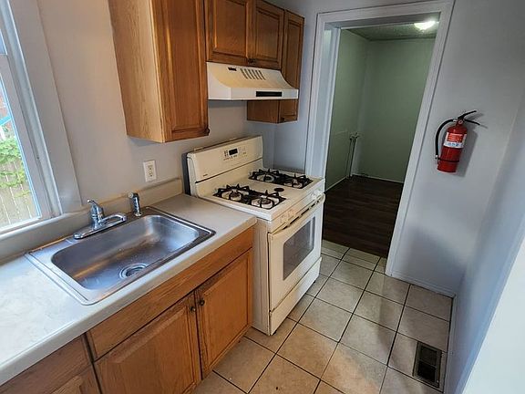 3rd image of 26 Green St