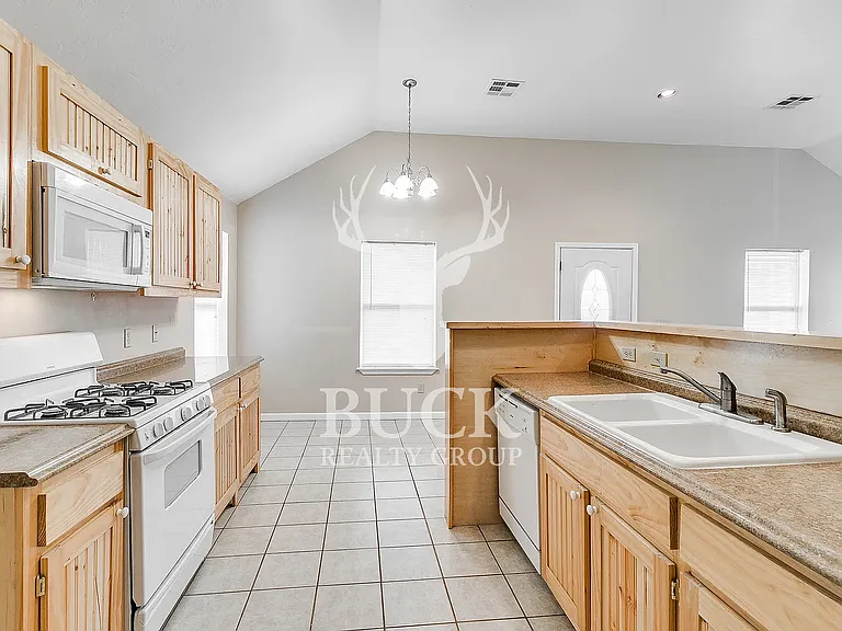 1201 Stansell Dr — Photo 4