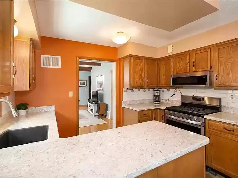 4023 Yosemite Ave S — Photo 8