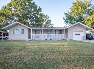 1315 Lakeview Rd, Mexico, MO 65265