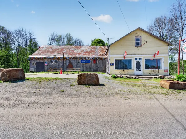 16 Westport Rd, Central Frontenac, ON K0H 1T0